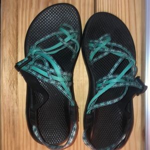 3 strap chacos.hardly worn.